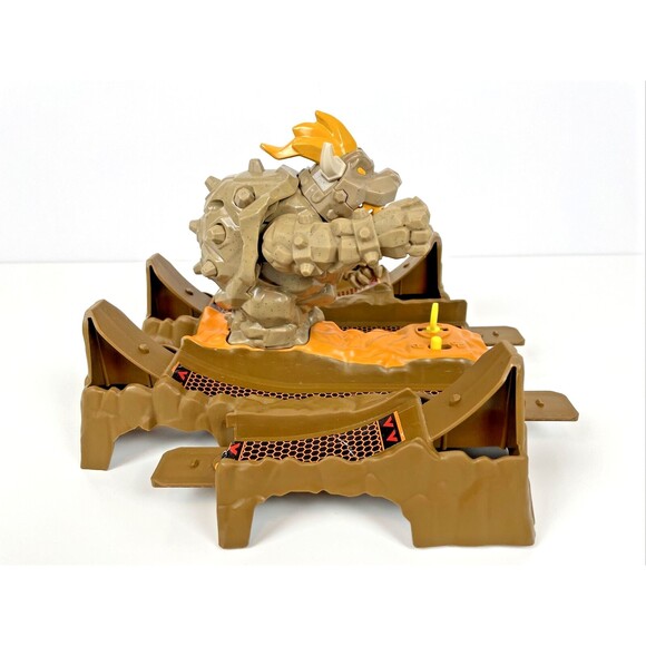 Hot Wheels Mario Kart Bowser's Castle Windup Animated Figure - Tested Works (B1) - Picture 5 of 5